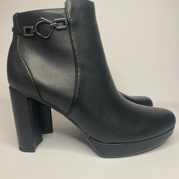 Naturalizer Black Heeled Boots with Sleek Design - Picture 3 of 9